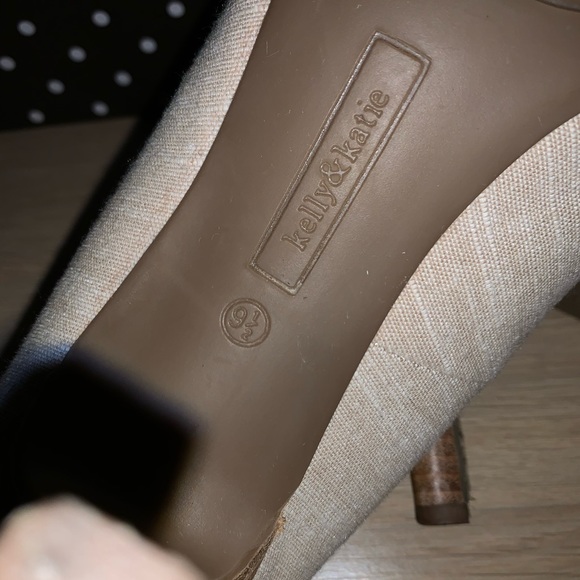 Linen Pumps - Picture 7 of 7